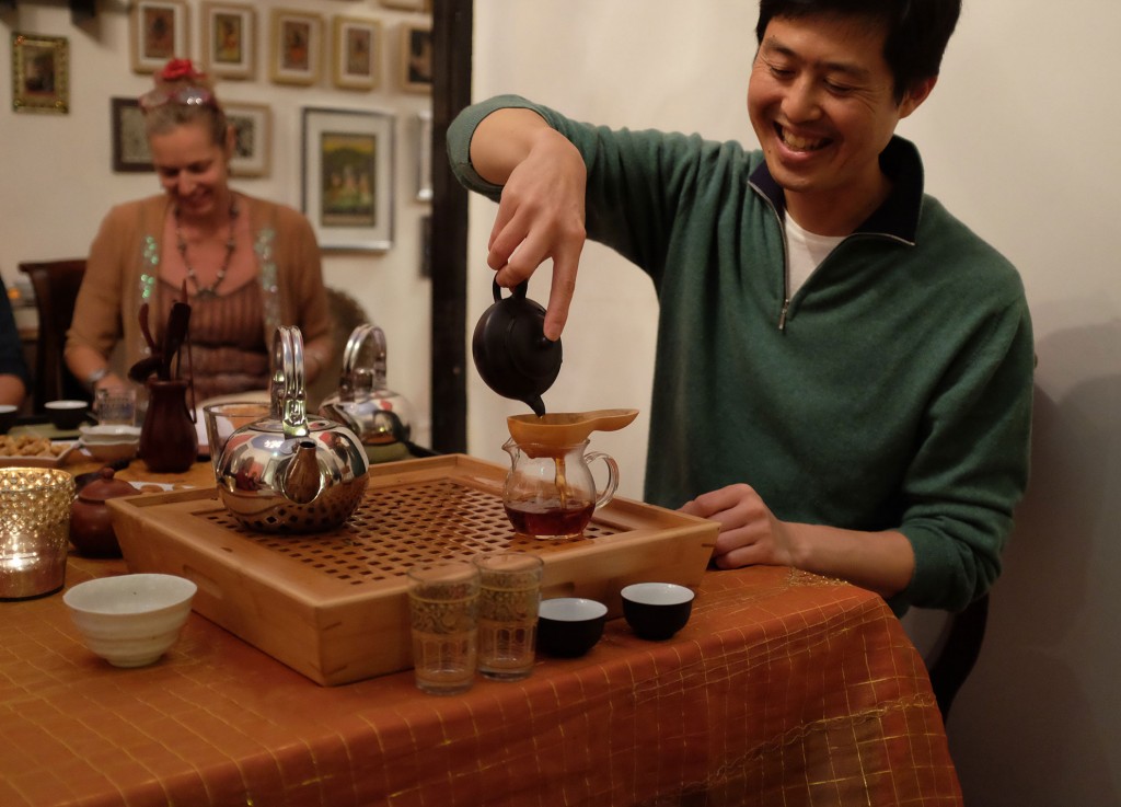 Pouring Cooked puerh
