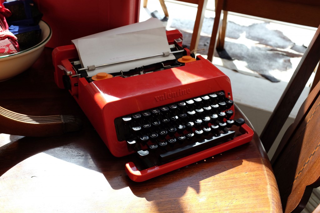 Minettes vintage typewriter