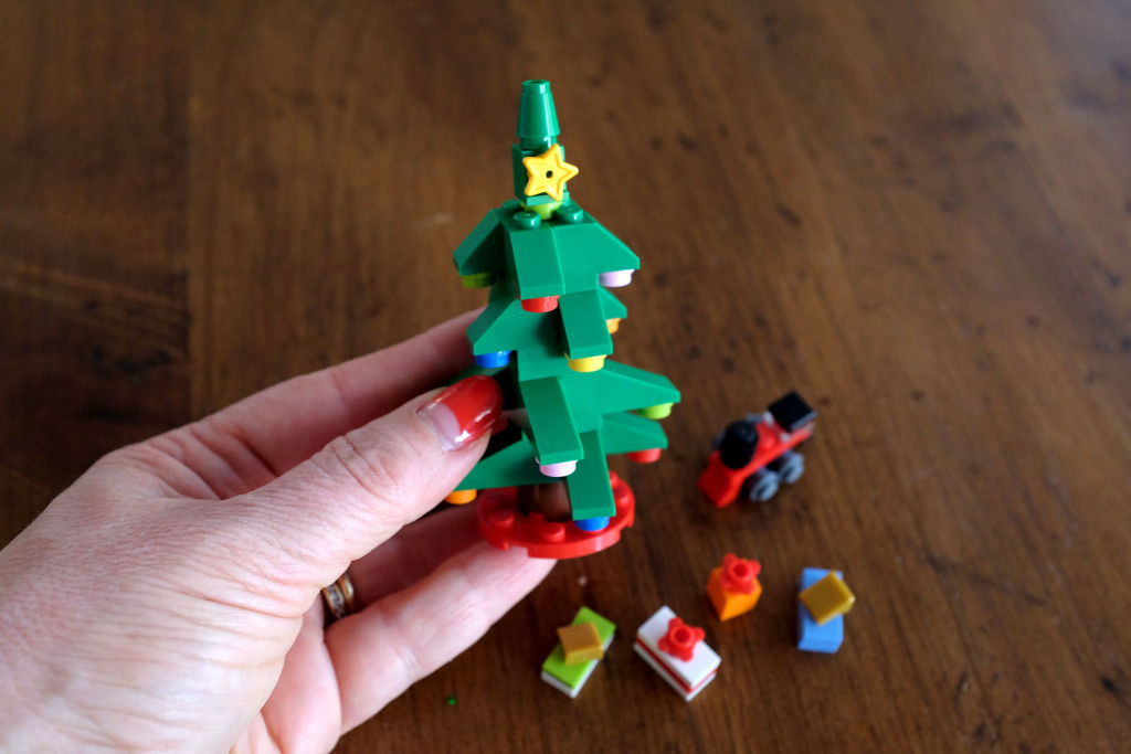 Lego-Little-Christmas-Tree