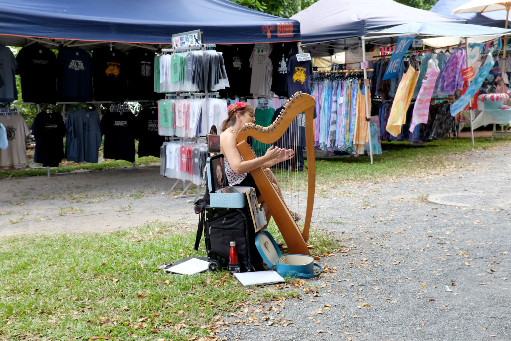 Port-Douglas-Market-Busking