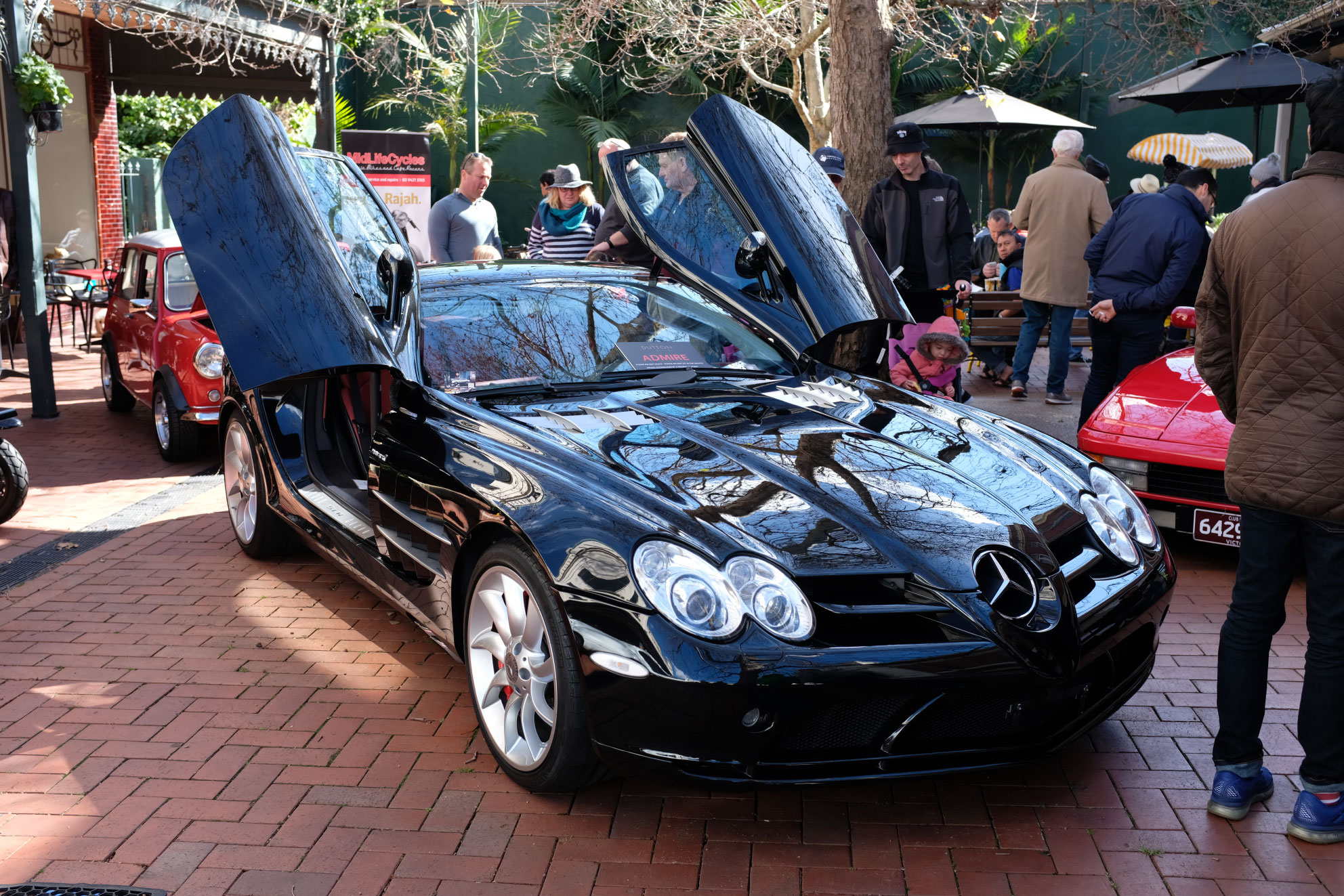 Maling-Road-Auto-Classico-Merc – Zinc Moon